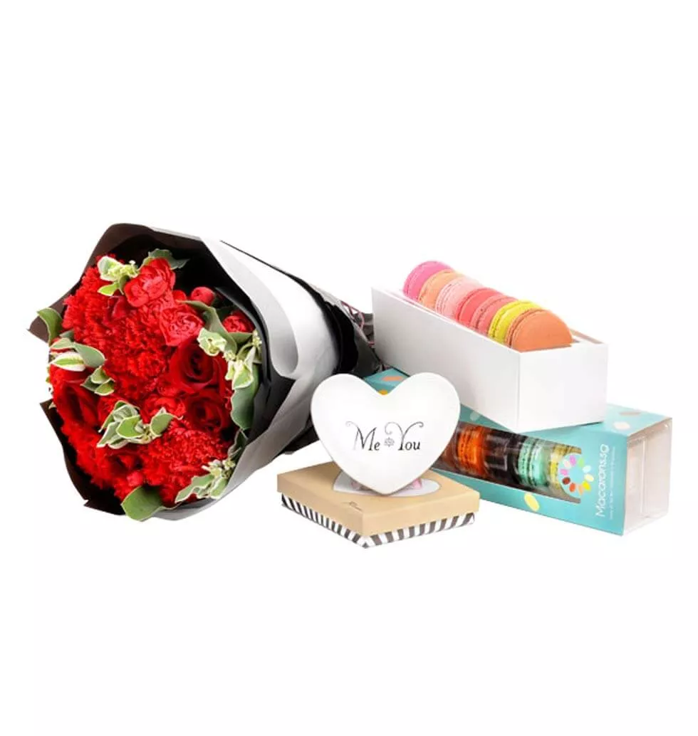 Surprise of Flowers and Macarons